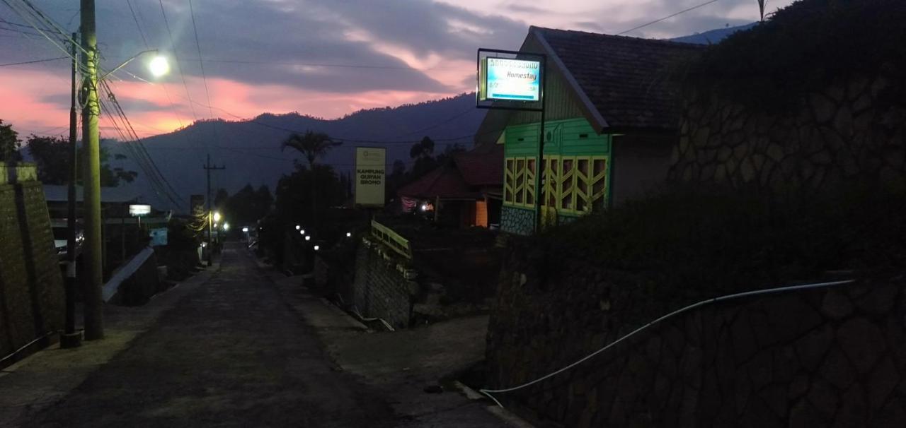 Homestay Anggun Bromo Eksteriør billede
