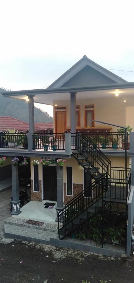 Homestay Anggun Bromo Eksteriør billede